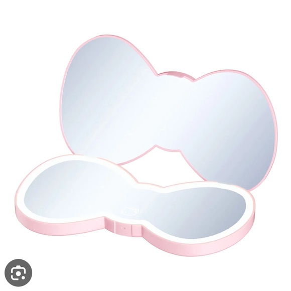 NEW Impressions Vanity Hello Kitty Bow LED Compact Mirror - Picture 2 of 5